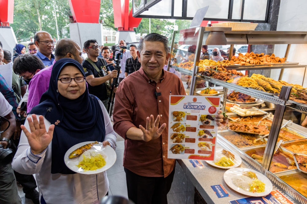 Domestic Trade and Cost of Living Minister Datuk Seri Salahuddin Ayub during the launch of the Menu Rahmah at Nasi Kandar Stadium Restaurant in Kuala Lumpur February 13, 2023. — Picture by Firdaus Latif