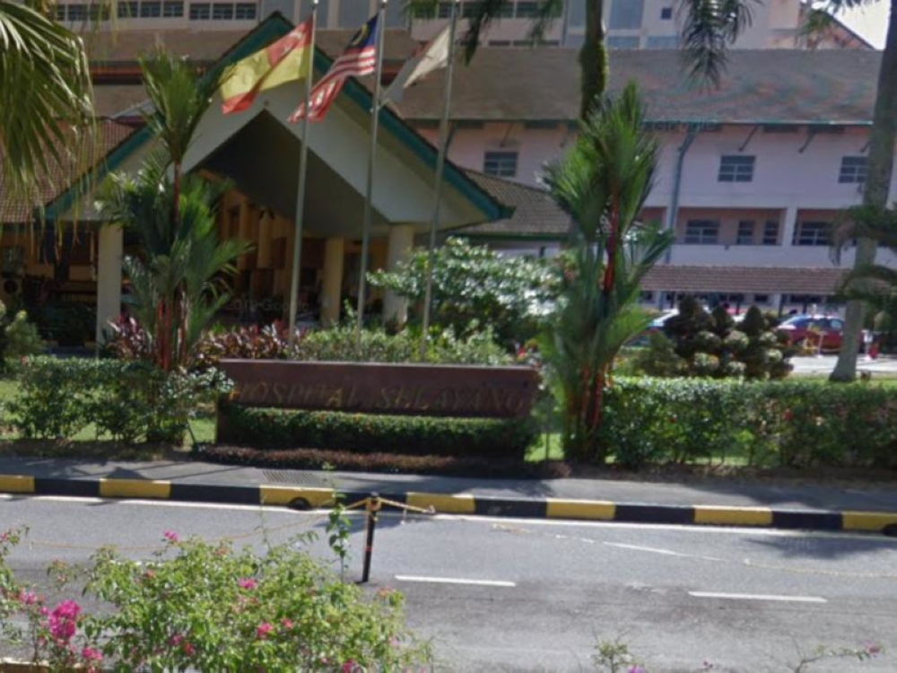 A psychiatric patient allegedly stabbed an elderly man three times at Selayang Hospital, believed to be due to the former’s distress at the long wait for admission at the congested facility. — Screencap via Google Maps