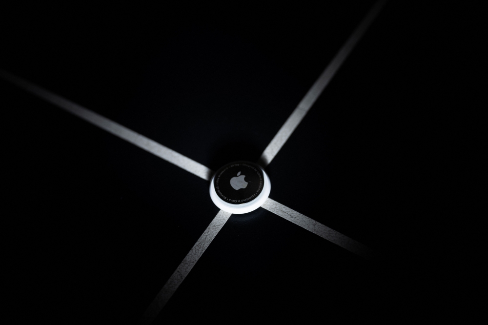 The silver and white gadget the size of a large coin is 'an easy way to keep track of your stuff,' the Apple website boasts. — AFP pic