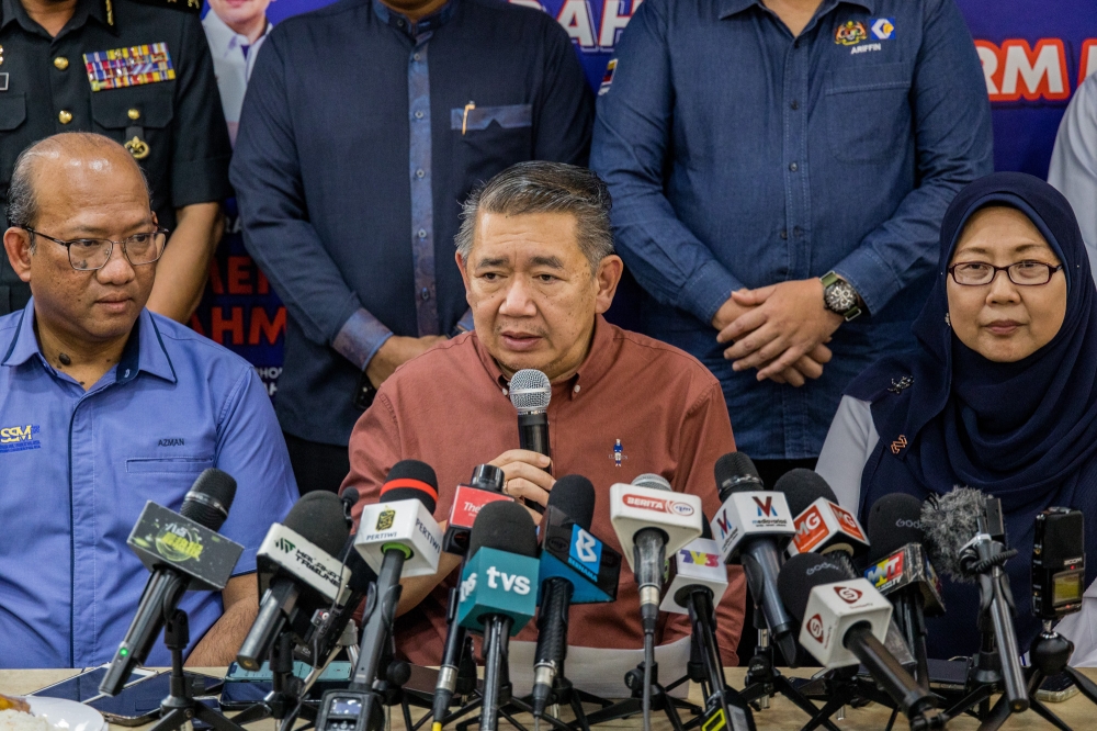 Amanah Deputy President Datuk Seri Salahuddin Ayub said the party  is optimistic that the people will make the right choice after evaluating the performance and commitment of the unity government led by Prime Minister Datuk Seri Anwar Ibrahim, when the state election is held in six states. — Picture by Firdaus Latif