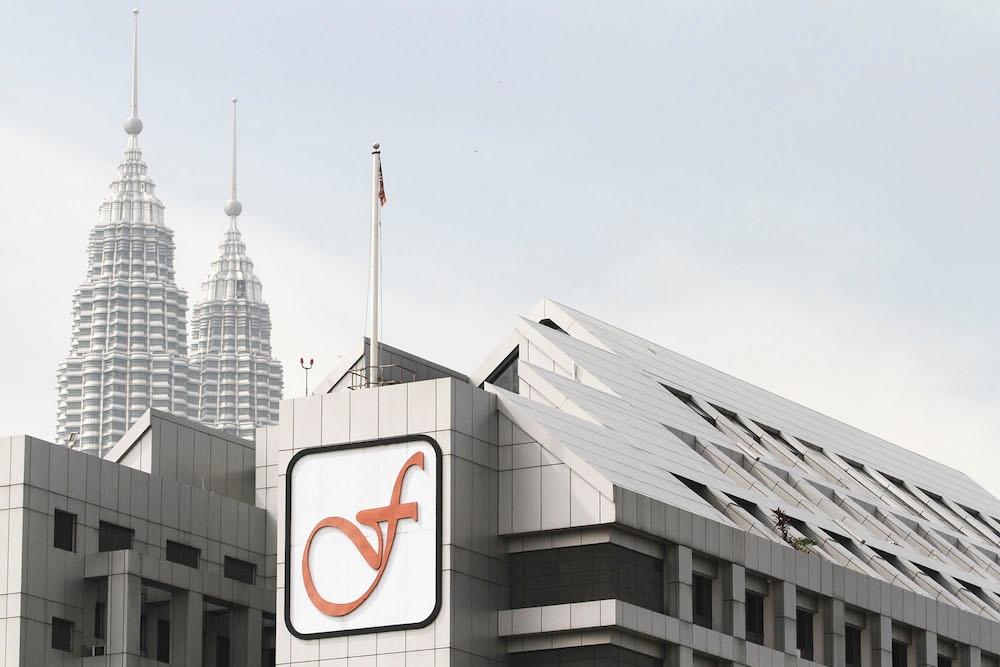 The Felda logo is seen at its headquarters in Kuala Lumpur December 28, 2016. Grand Borneo Sdn Bhd, which was set up to run Felda’s hotels and resorts in the country, accumulated RM49.88 million in losses in 2021. — Picture by Yusof Mat Isa
