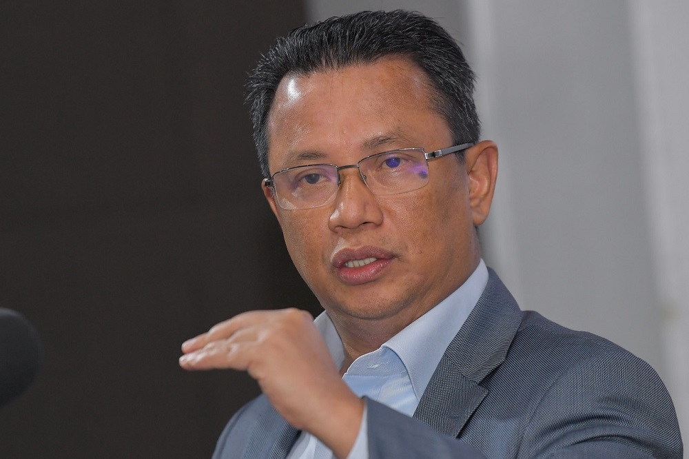 OCM president Tan Sri Mohamad Norza Zakaria said among the sports that could be allowed to bring along seniors in this category were athletics, water polo, volleyball, traditional boat-racing as well as snooker and billiards. — Bernama pic