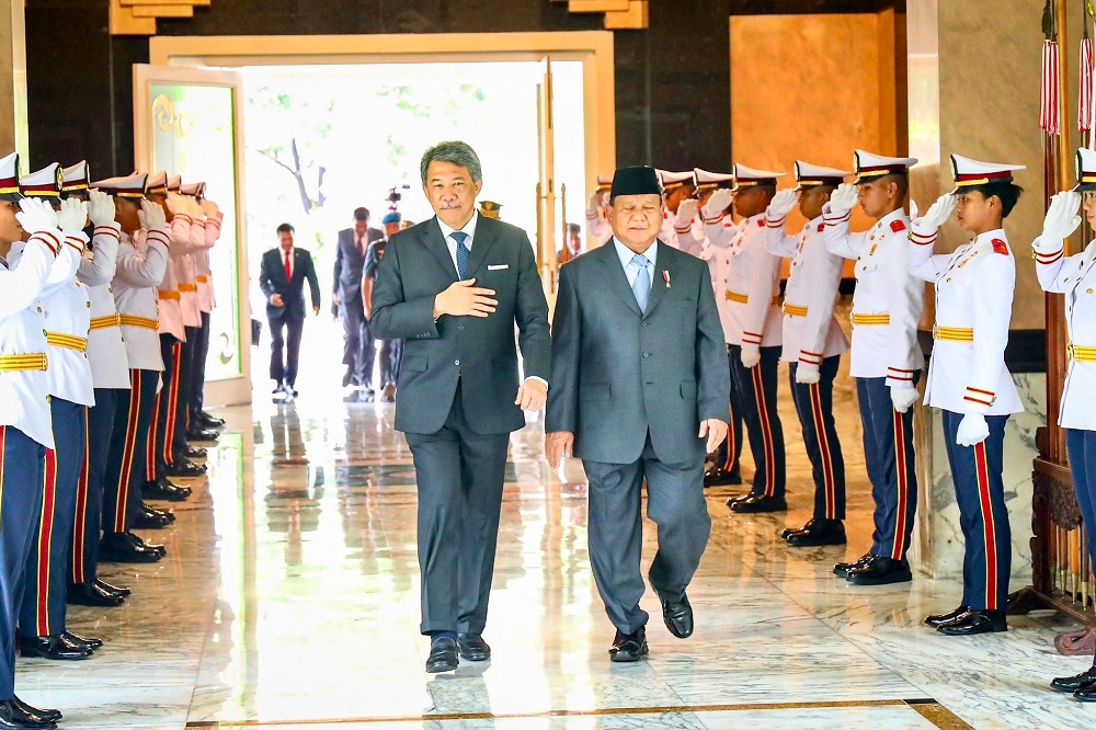 Malaysian Defence Minister Datuk Seri Mohamad Hasan (left) made a call on his Indonesian counterpart Prabowo Subianto at Indonesia’s Ministry of Defence building complex in Jakarta February 21, 2023. — Picture via Twitter/Mindef Malaysia