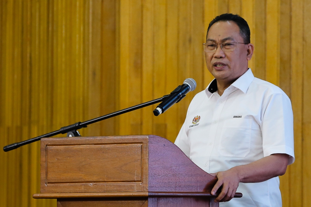 Prime Minister Datuk Seri Anwar Ibrahim today issued a legal letter demanding an apology and compensation from PAS’s Pendang MP Datuk Awang Hashim (pic) over the latter’s alleged false claims that he is purportedly more vengeful than former prime minister Tun Dr Mahathir Mohamad. — Picture by Yusof Mat Isa