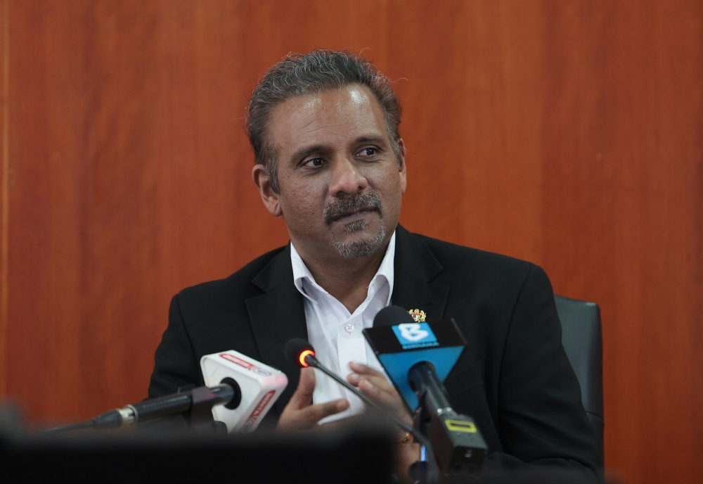 Deputy Minister in the Prime Minister’s Department (Law and Institutional Reform) Ramkarpal Singh speaks to reporters after visiting the Kajang Prison February 22, 2023. — Bernama pic