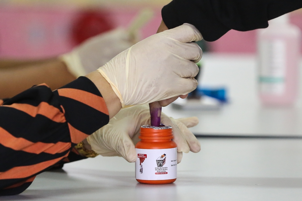 Bersih also cautioned that low voter turnout could result in the legitimacy of new state governments being challenged, if such state governments had received votes only from a small fraction of voters in the state. — Picture by Yusof Mat Isa