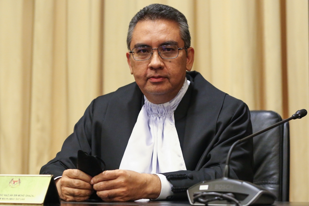  Datuk Mohd Nazlan Mohd Ghazali (pic) was the trial judge in the High Court who convicted Datuk Seri Najib Razak of embezzling RM42 million belonging to SRC International Sdn Bhd. — Picture by Yusof Mat Isa