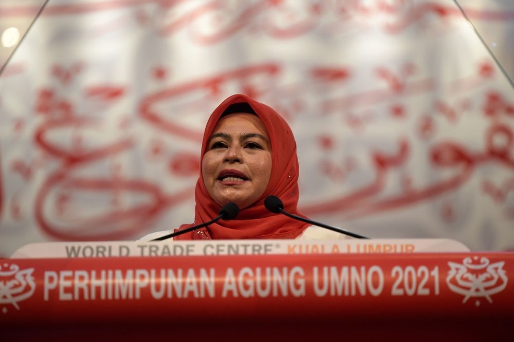 Datuk Seri Noraini Ahmad filed her nomination papers at the Umno headquarters in Menara Dato’ Onn here this morning. — Bernama pic