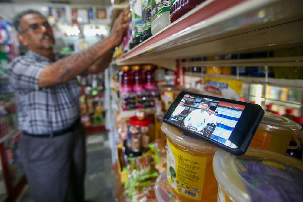 Lee Chin, associate professor at Universiti Putra Malaysia’s school of business and economics, said the government has provided a lot of assistance and funds to help various industries especially, the SMEs, palm oil industry, etc. to boost the economic growth. — Picture by Farhan Najib