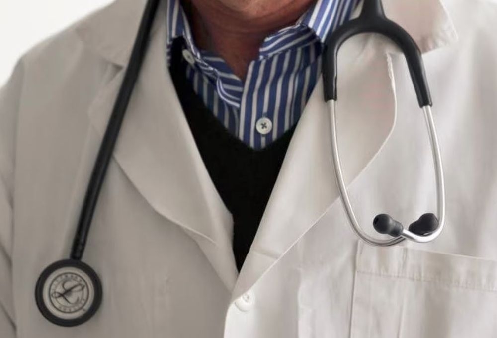 Hartal Doktor Kontrak wants the government to give a clear explanation regarding the Budget 2023 funds for the ministry to pay for 1,500 medical officers. — Reuters file pic