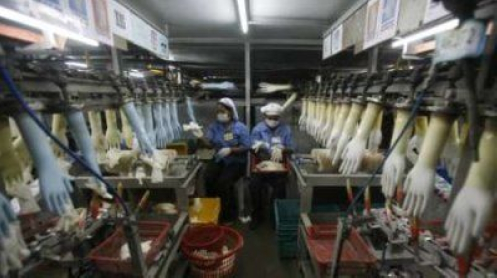 The Exporters’ Development Incentive Scheme announced in Budget 2023 will strengthen businesses and develop the business acumen of local entrepreneurs or exporters to international levels, Export-Import Bank of Malaysia Bhd (Exim Bank) said. — Reuters pic