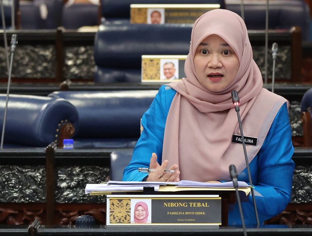 Education Minister Fadhlina Sidek said that Malaysia’s education syllabus is on par with that of countries like Singapore and Japan. — Bernama pic