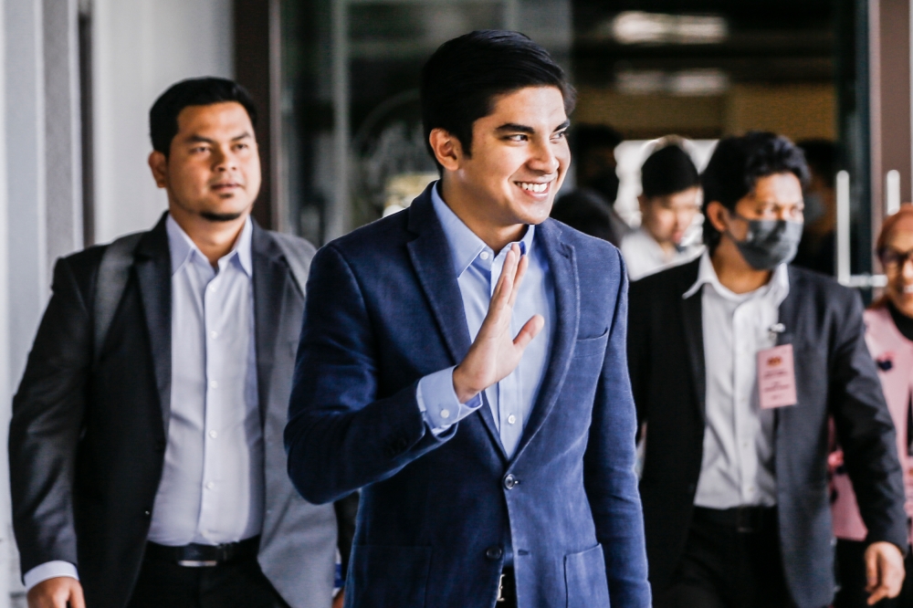 Muar MP Syed Saddiq Syed Abdul Rahman arrives at the Kuala Lumpur High Court February 24, 2023. — Picture by Hari Anggara