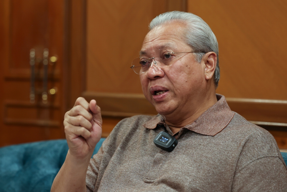 On Monday, Tan Sri Annuar Musa said he was considering joining a new political party three months after he was sacked. — Bernama pic