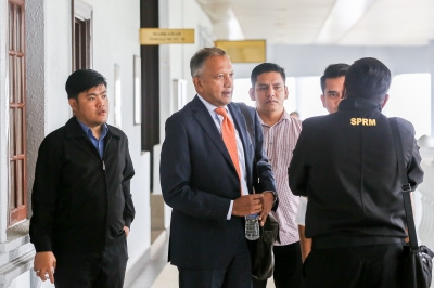 BSI ex-banker: 1MDB staff treated Jho Low like 'boss', gave him centre stage at dinner - Vimarsana News