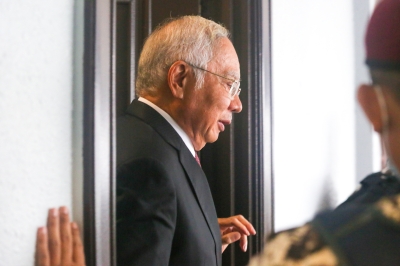 Ex-banker says recognised Najib's 'distinctive' voice in call to 1MDB's US$2.3b 'investment' fund manager - Vimarsana News