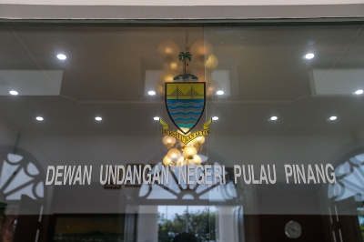 Penang High Court dismisses assemblymen's bid to stop motion to vacate seats - Vimarsana News