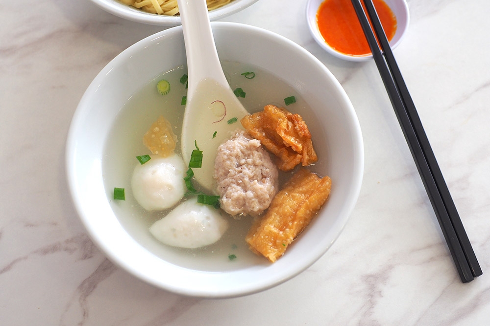 Your order for noodles except the pork lam noodles is served with a bowl of mixed fish balls, pork ball and fuchuk.