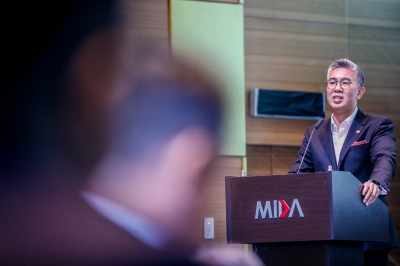 Tengku Zafrul: Malaysia sees minimal impact from EU Carbon Border Mechanism Adjustment - Vimarsana News