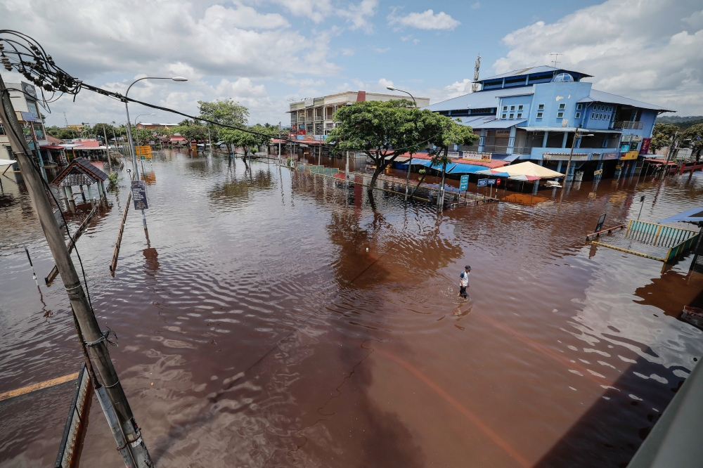 A view of the flooded town of Parit Sulong in Batu Pahat March 9, 2023. — Bernama pic