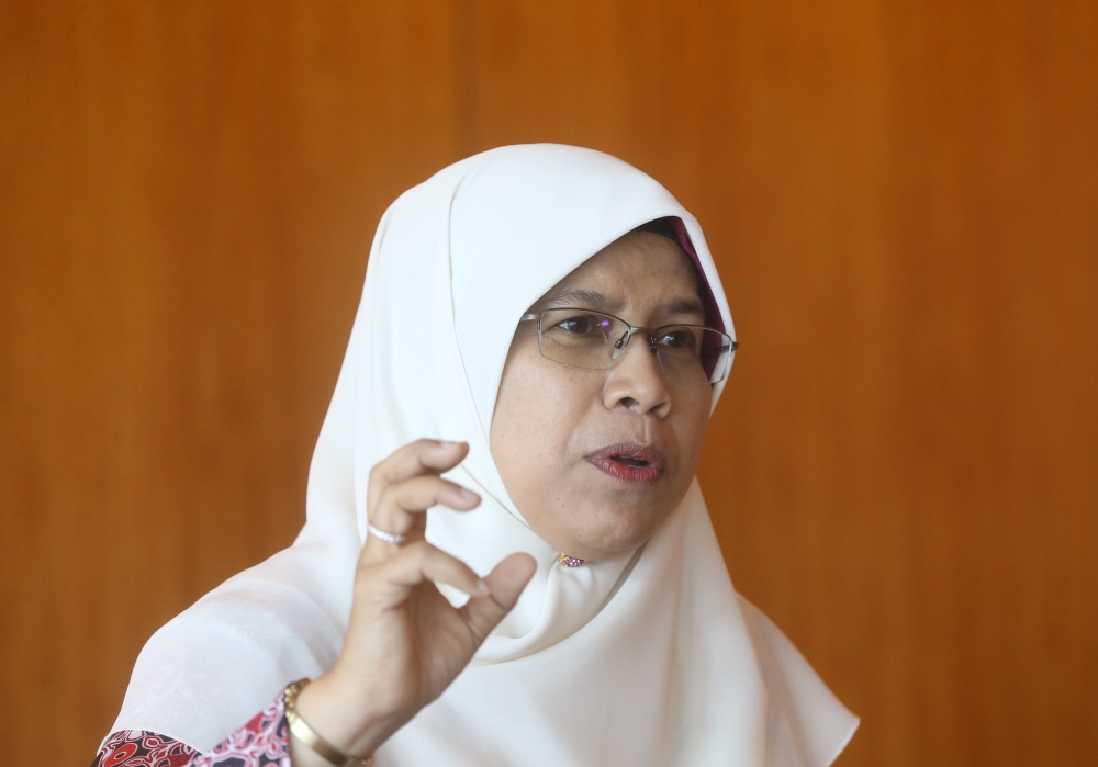 Selangor Housing, Urban Wellbeing and Entrepreneur Development Committee chairman Rodziah Ismail said there is no element of cronyism in the sale of homes under the Rumah Selangorku scheme. — Picture by Zuraneeza Zulkifli