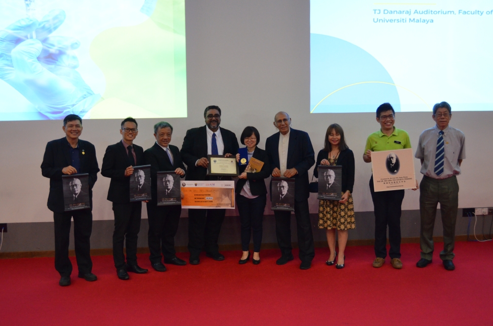 Dr Wong Min Fui (centre) poses with representatives from the Universiti Malaya Faculty of Medicine and the Dr Wu Lien-Teh Society during the award ceremony in Kuala Lumpur on March 3, 2023. — Picture courtesy of the Dr Wu Lien-Teh Society