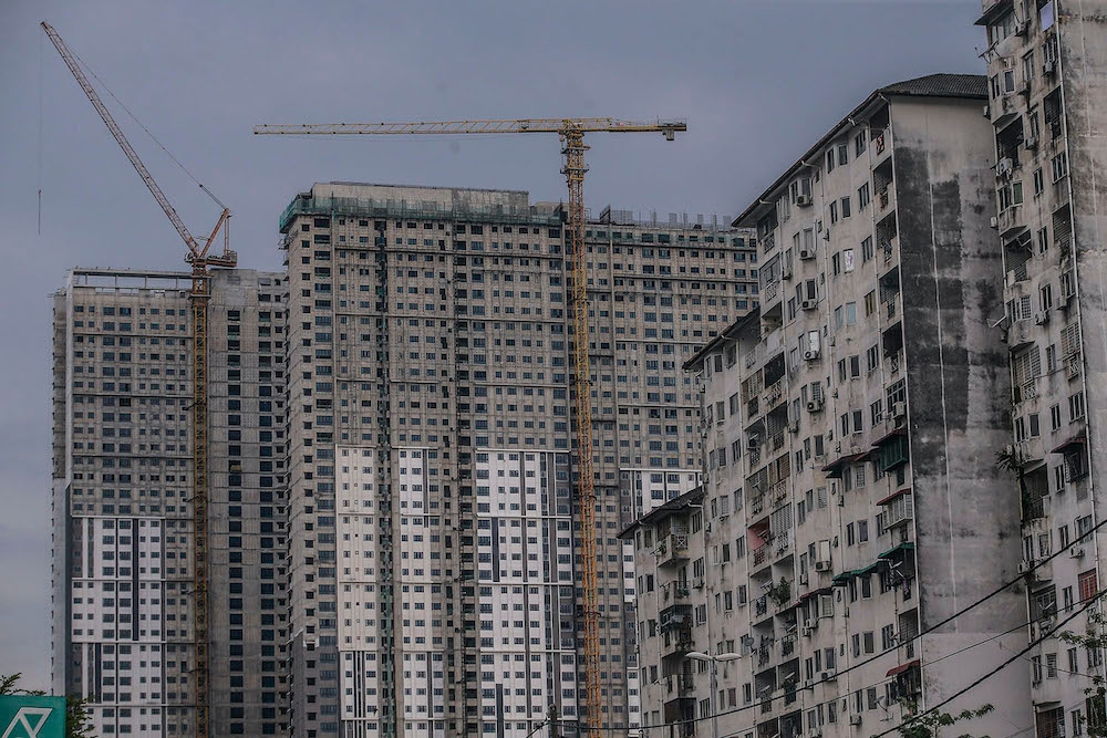 Deputy Finance Minister II Steven Sim says the Malaysian property market is expected to grow this year despite the projection of a moderately lower economic growth due to the unpredictable external environment. ― Picture by Hari Anggara