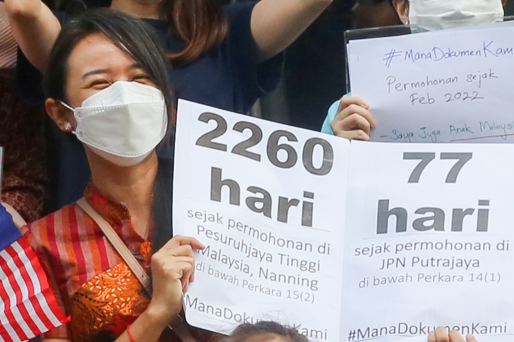 Malaysian mother Alison Wee's overseas-born daughter has yet to be recognised by the government as a Malaysian citizen June 10, 2022. — Picture by Choo Choy May .