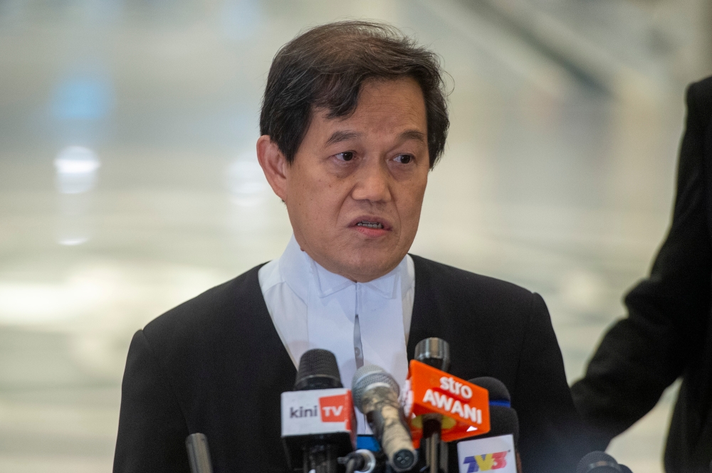 Lawyer Datuk Hisyam Teh Poh Teik replaces former Federal Court judge Datuk Seri Gopal Sri Ram as the lead counsel representing Sam Ke Ting in her appeal against conviction for reckless driving. — Picture by Shafwan Zaidon