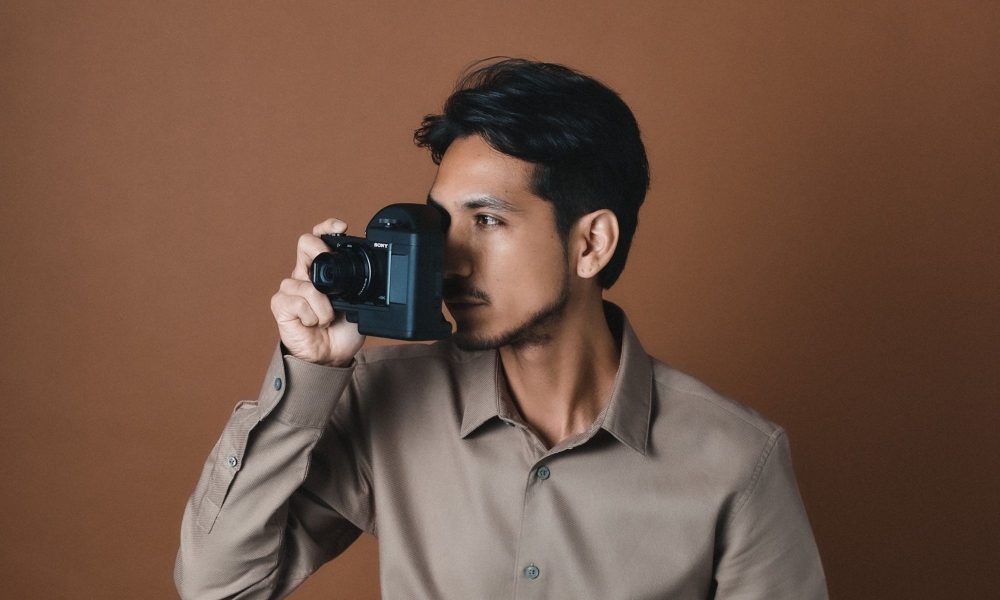 This kit allows visually impaired people to take pictures or shoot videos to capture the world around them. — ETX Studio pic