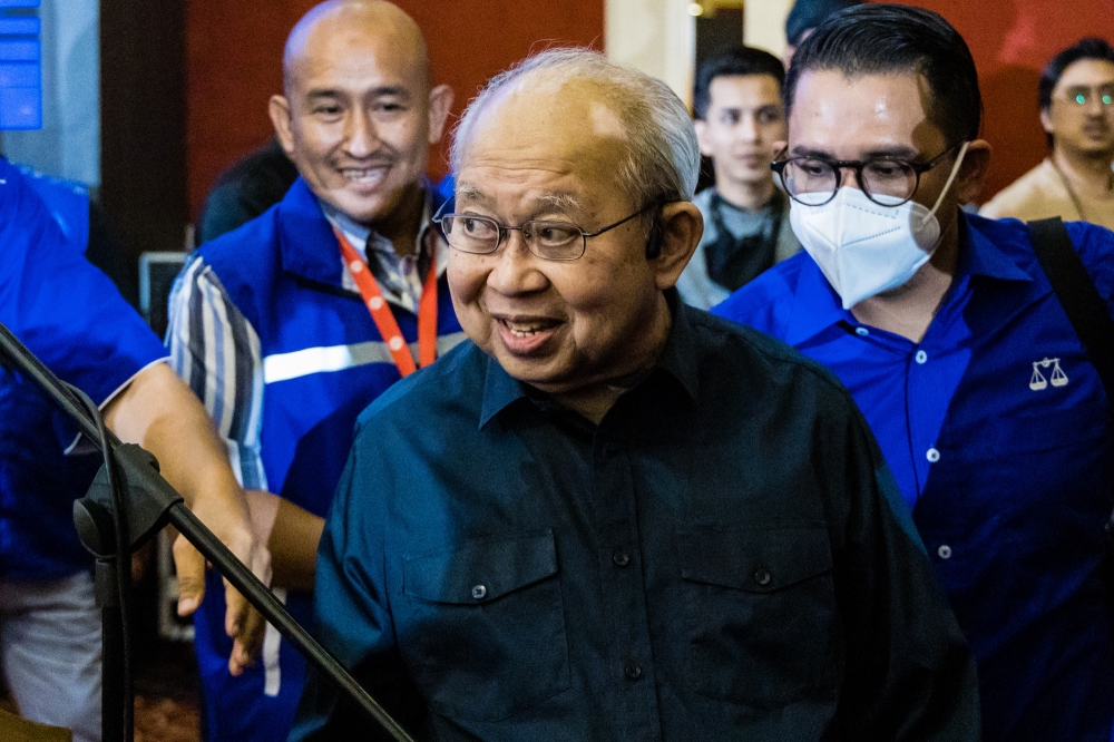 Gua Musang division chief Tengku Razaleigh Hamzah win to once again retain the post he has held since 1962. — Picture by Firdaus Latif