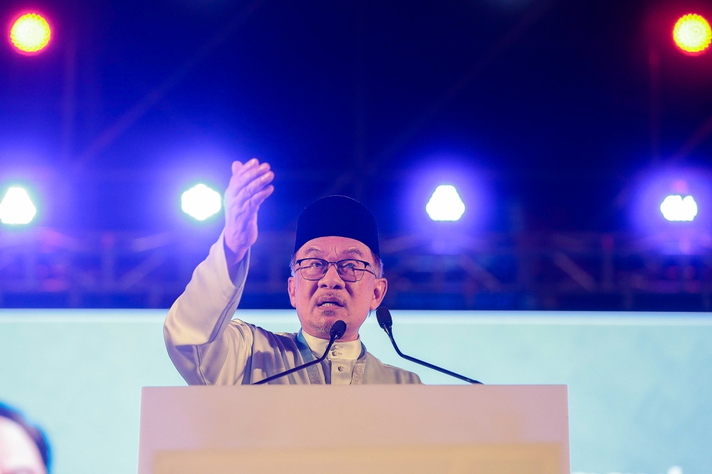 PKR president Datuk Seri Anwar Ibrahim delivers his closing speech during the Special PKR Congress at Malawati Stadium March 18, 2023. — Picture by Sayuti Zainudin