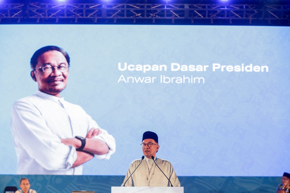 PKR president Datuk Seri Anwar Ibrahim delivers his closing speech during the Special PKR Congress at Malawati Stadium March 18, 2023. — Picture by Sayuti Zainudin