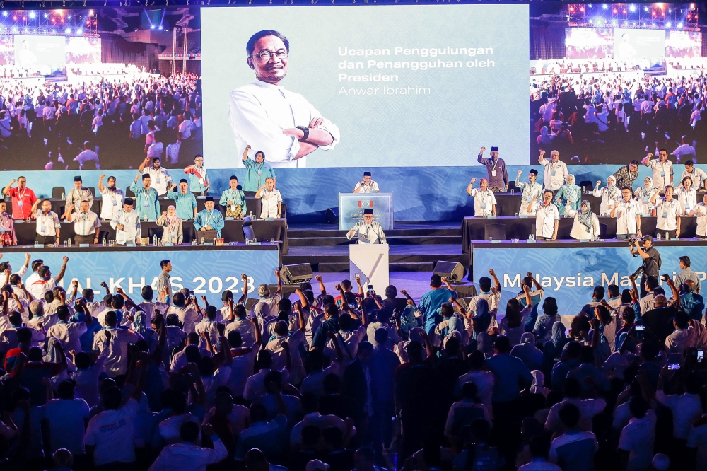 PKR president Datuk Seri Anwar Ibrahim delivers his closing speech during the Special PKR Congress at Malawati Stadium March 18, 2023. — Picture by Sayuti Zainudin 