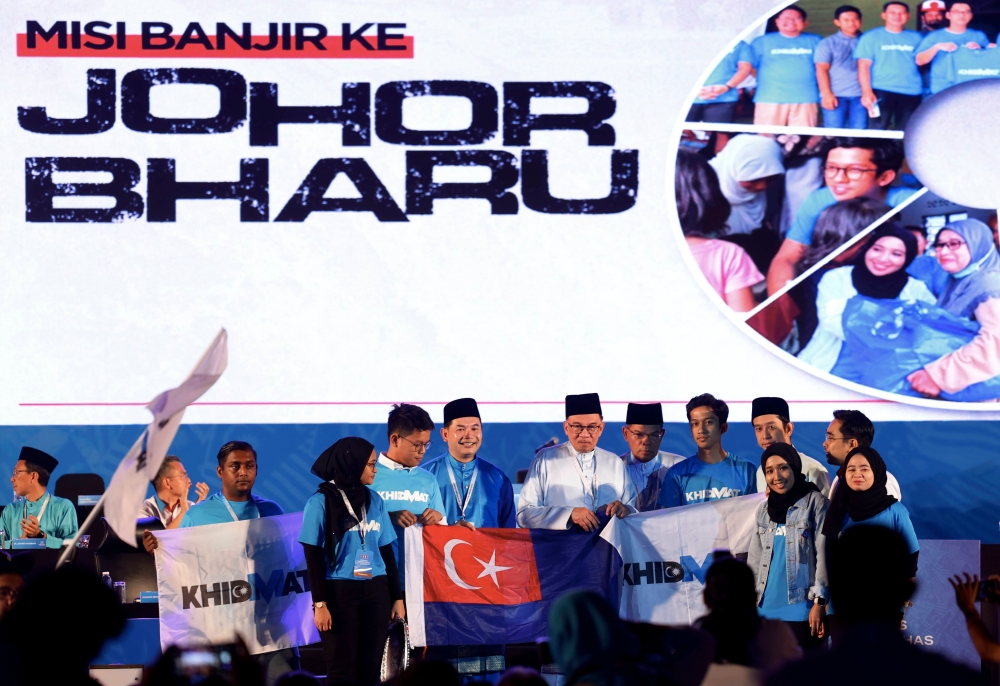 The mission was flagged off by PKR president Datuk Seri Anwar Ibrahim at the 2023 PKR Special National Congress at Malawati Stadium in Shah Alam March 18, 2023. — Bernama pic