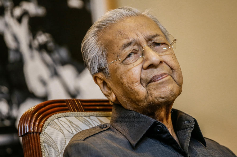Tun Dr Mahathir Mohamad today hit out at the Datuk Seri Anwar Ibrahim-led unity government, describing it as a dictatorship. — Picture by Hari Anggara