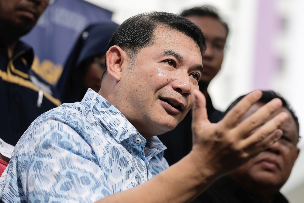 Economic Affairs Minister Rafizi Ramli says he is confident that Malaysians will realise that the government will not make decisions just to be popular. — Picture by Sayuti Zainudin