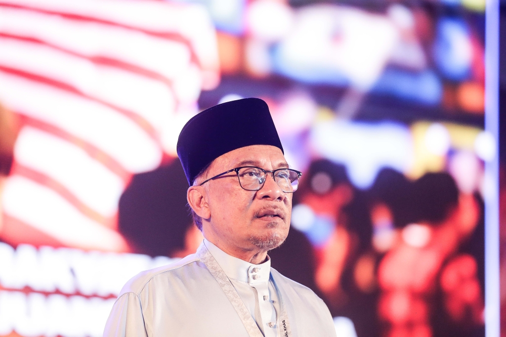 PM Datuk Seri Anwar Ibrahim will be accompanied by Datuk Seri Dr Wan Azizah Wan Ismail as well as Foreign Minister Datuk Seri Zambry Abd Kadir, Communications and Digital Minister Fahmi Fadzil and senior government officials during the visit to Saudi Arabia. ― Picture by Sayuti Zainudin