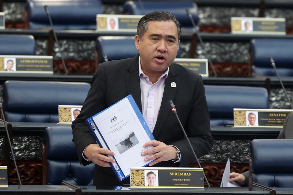 Minister of Transport Anthony Loke said he had instructed the Marine Department to conduct serious monitoring and ensure that the SAR mission to locate the ship will continue with the Indonesian authorities. — Bernama pic