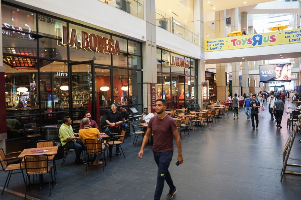 Mohd Uzir said the food and non-alcoholic beverages group contributed 29.5 per cent of the total CPI, noting that out of the 230 food items, 203 items or 88.3 per cent recorded price increases. — Picture by Ahmad Zamzahuri