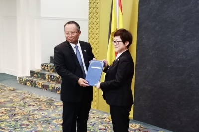Sarawak gets first Chinese woman permanent secretary - Vimarsana News