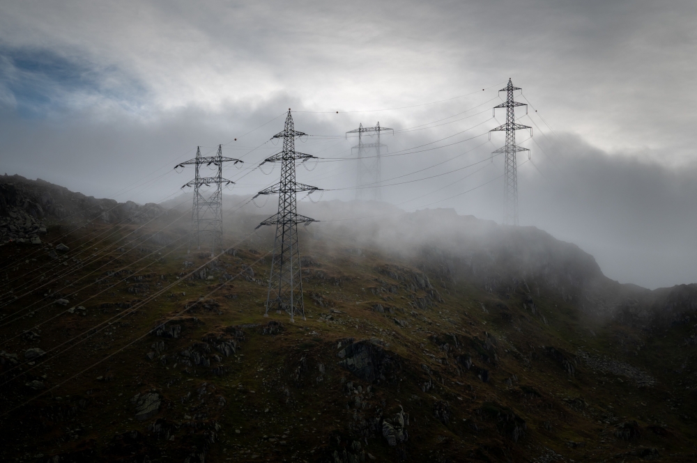 Negotiators from EU countries and the European Parliament hold their final scheduled round of negotiations on Wednesday, to set more ambitious EU goals to expand renewable energy this decade. — Reuters pic