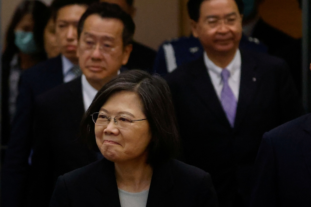 Taiwan president defiant after China threatens retaliation for US trip ...