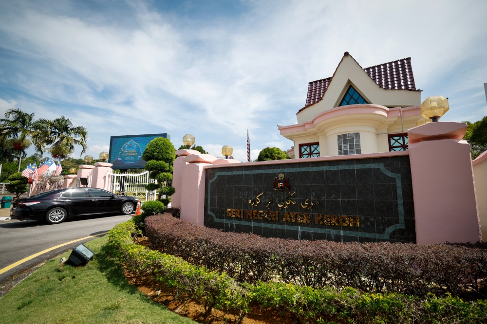 A general view of the Melaka Chief Minister's Office, Seri Negeri, Ayer Keroh, March 30, 2023. According to State Secretary Datuk Zaidi Johari, the person appointed as the new Melaka chief minister will be sworn in tomorrow. ― Bernama pic