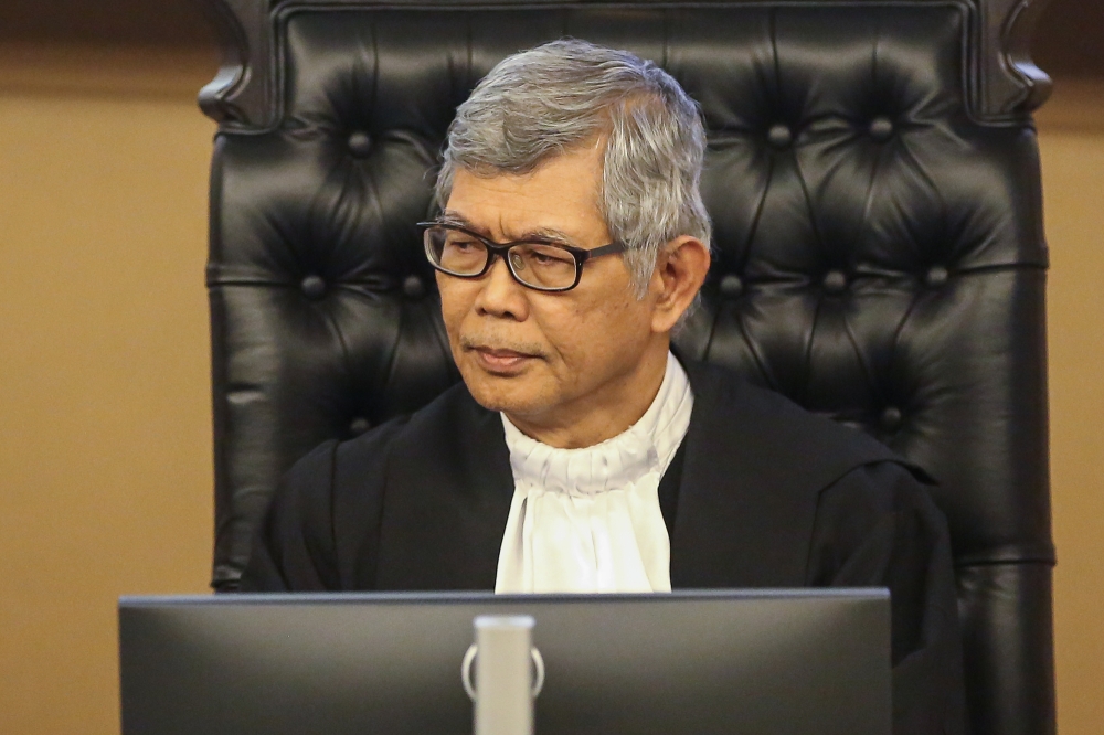 In his minority ruling, Chief Judge of Sabah and Sarawak Datuk Abdul Rahman Sebli said there appeared to be a miscarriage of justice in the main appeal process when Najib was left without legal representation after his then lead counsel Datuk Hisyam Teh Poh Teik said he was not prepared to submit, and subsequently, sought to discharge himself. — Picture by Yusof Mat Isa
