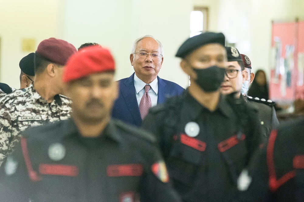 Former prime minister Datuk Seri Najib Razak arrives at the Kuala Lumpur Court Complex to attend the 1Malaysia Development Berhad (1MDB) trial March 2, 2023. — Picture by Sayuti Zainudin