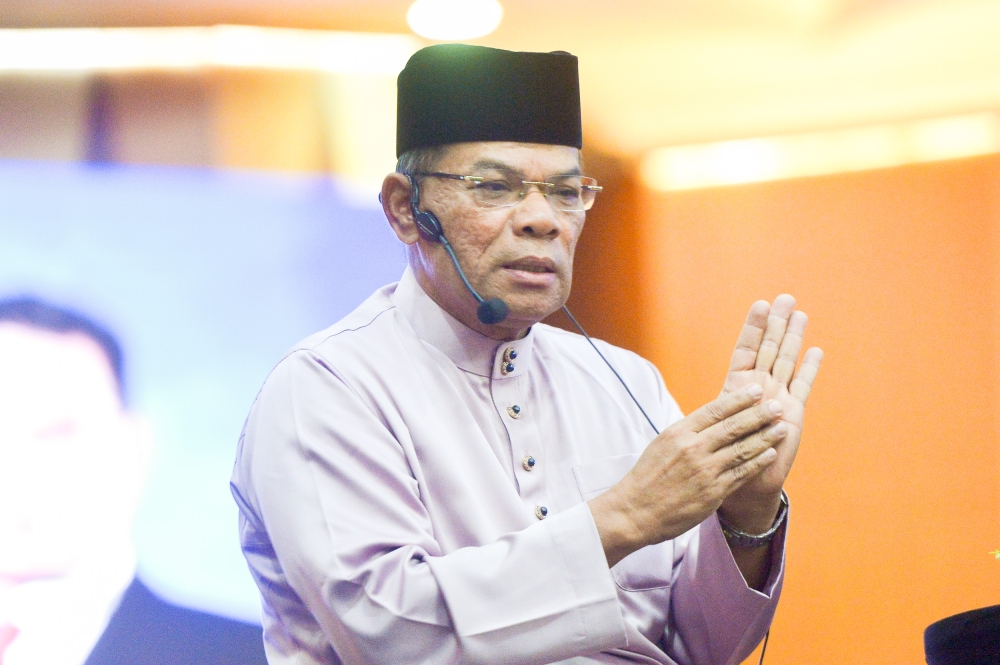 Several news outlets today reported Home Minister Datuk Seri Saifuddin Nasution Ismail saying that only authorised vendors are allowed to sell them provided they’ve followed the guidelines fixed by the ministry. — Picture by Shafwan Zaidon