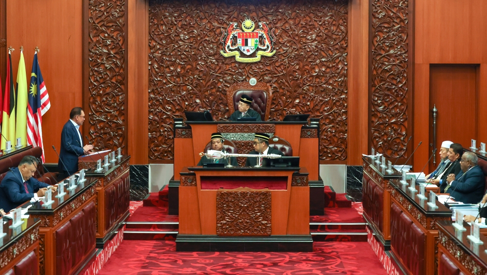 On February 28, the Dewan Rakyat speaker Datuk Johari Abdul informed that the first meeting of the Dewan Rakyat during the second session of the 15th Parliament in 2023 would be extended for another two days. — Bernama pic