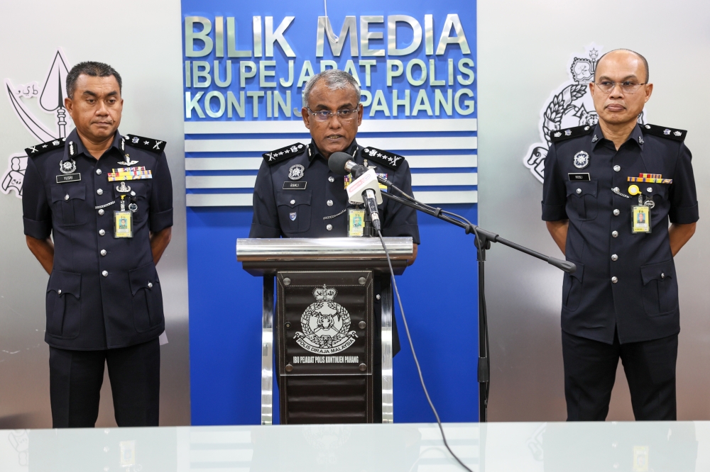 Pahang police chief Datuk Seri Ramli Mohamed Yoosuf speaks at a press conference at the Pahang Police Contingent headquarters (IPK) in Kuantan April 3, 2023. — Bernama pic