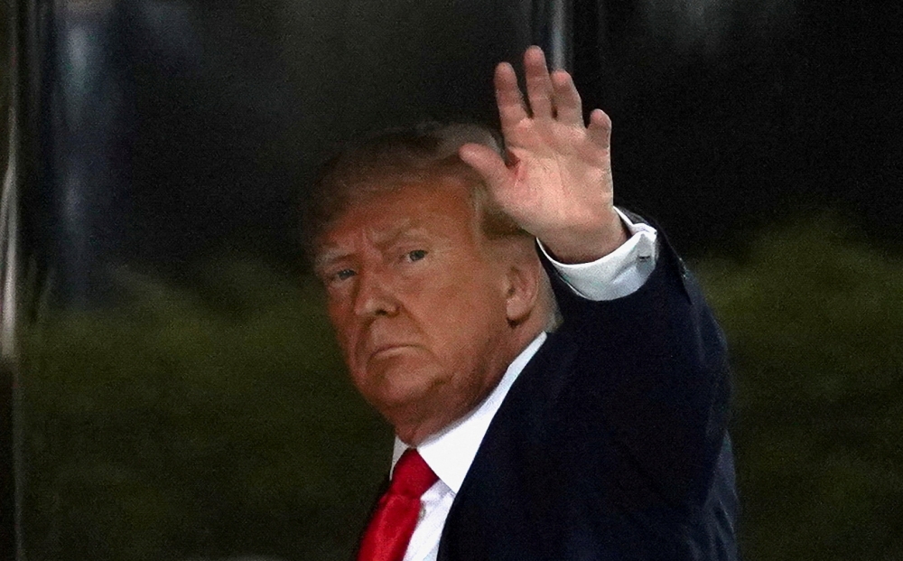 Indicted Trump arrives in New York for his day in court | Malay Mail